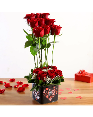 Roamntic Red Roses Love U Square Vase Flowers