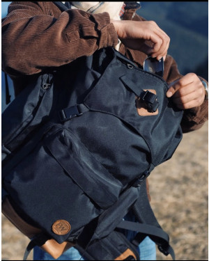FW Venture 32L Backpack Black
