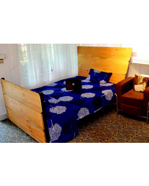 Garud Metal And Wood Bed In Queen Size