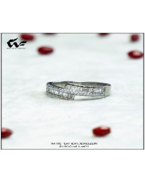 White Feathers Zircon Gap Silver Band Ring (4g) 