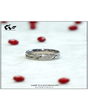 White Feathers Shuriken Silver Band Ring (2.9 g)